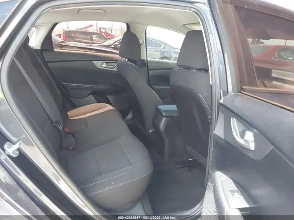 3KPF24AD6KE062882 2019 KIA FORTE - Image 8