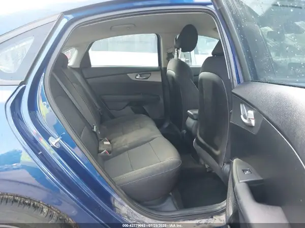 3KPF24AD6KE064003 2019 KIA FORTE - Image 8