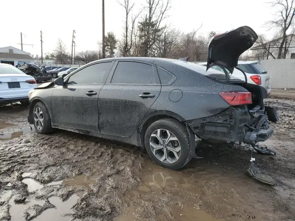 3KPF24AD6KE064941 2019 KIA FORTE - Image 2