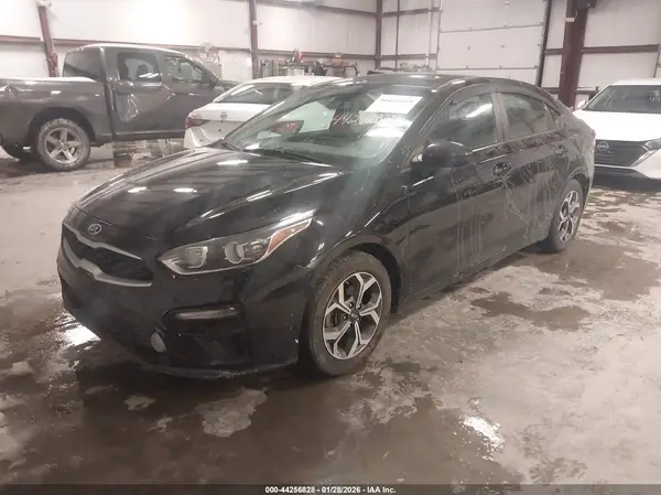 3KPF24AD6KE065622 2019 KIA FORTE - Image 2