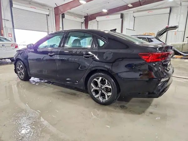 3KPF24AD6KE066317 2019 KIA FORTE - Image 2