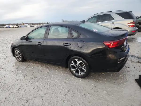 3KPF24AD6KE066799 2019 KIA FORTE - Image 2