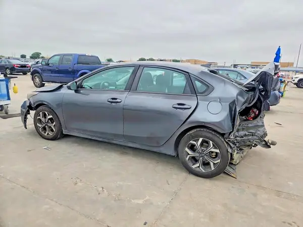 3KPF24AD6KE069153 2019 KIA FORTE - Image 2