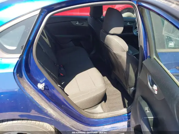 3KPF24AD6KE072263 2019 KIA FORTE - Image 8