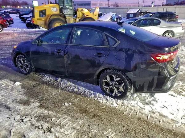 3KPF24AD6KE072764 2019 KIA FORTE - Image 2