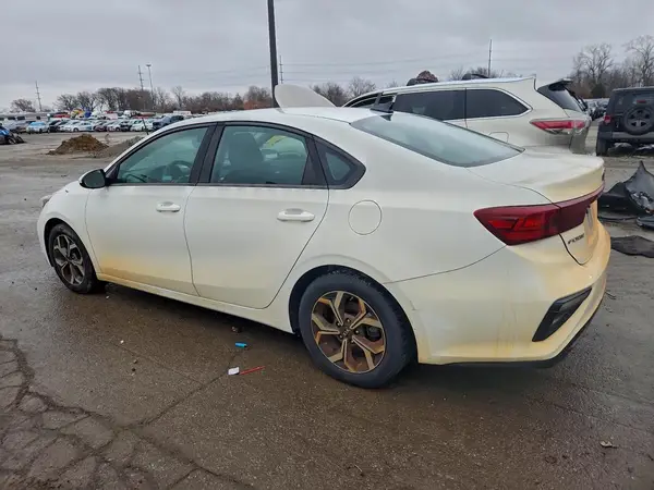 3KPF24AD6KE076541 2019 KIA FORTE - Image 2