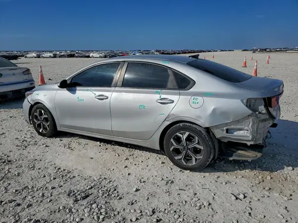 3KPF24AD6KE077575 2019 KIA FORTE - Image 2