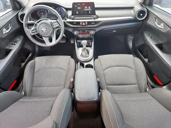 3KPF24AD6KE081299 2019 KIA FORTE - Image 8