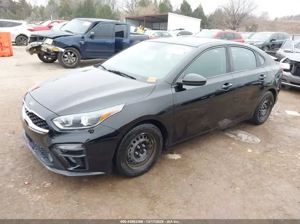 3KPF24AD6KE081402 2019 KIA FORTE - Image 2
