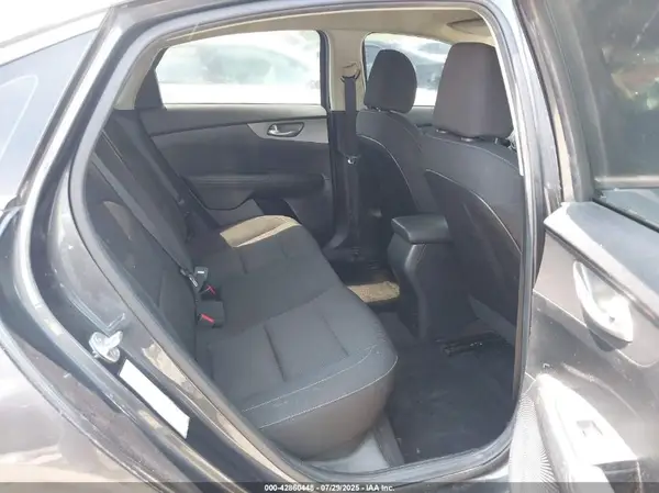 3KPF24AD6KE085188 2019 KIA FORTE - Image 8
