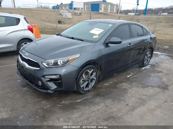 3KPF24AD6KE092495 2019 KIA FORTE - Image 2