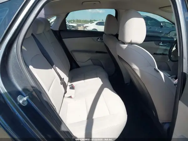 3KPF24AD6KE094408 2019 KIA FORTE - Image 8