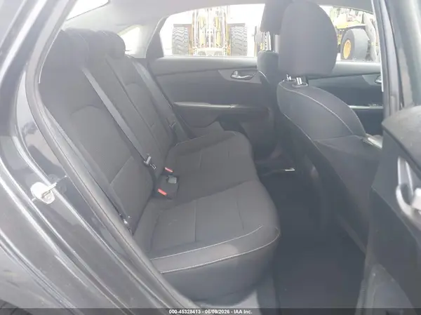 3KPF24AD6KE095249 2019 KIA FORTE - Image 8