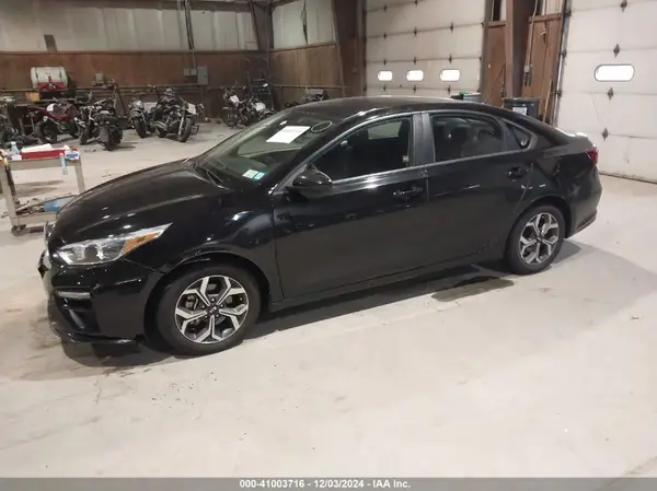 3KPF24AD6KE098636 2019 KIA FORTE - Image 2