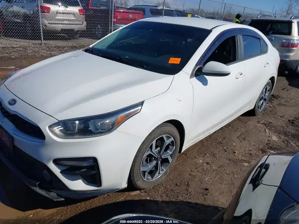 3KPF24AD6KE100997 2019 KIA FORTE - Image 2