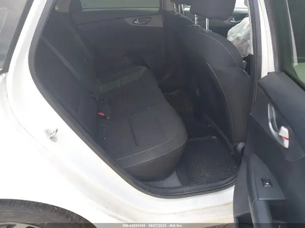 3KPF24AD6KE103625 2019 KIA FORTE - Image 8