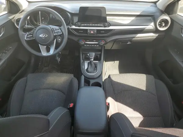 3KPF24AD6KE103933 2019 KIA FORTE - Image 8