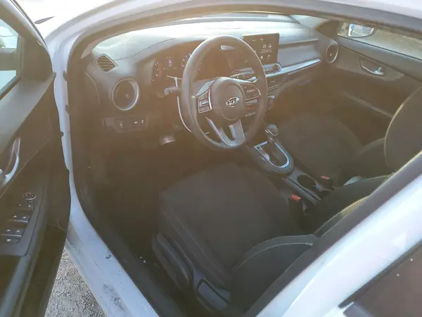3KPF24AD6KE108159 2019 KIA FORTE - Image 8
