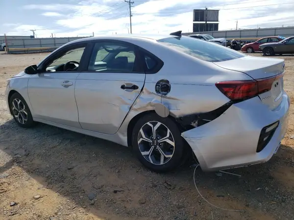 3KPF24AD6KE109831 2019 KIA FORTE - Image 2