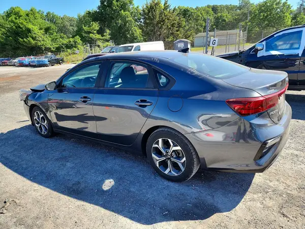 3KPF24AD6KE110638 2019 KIA FORTE - Image 2