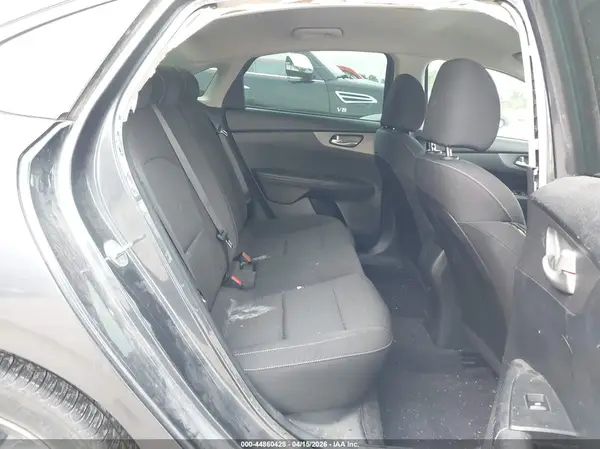 3KPF24AD6KE111143 2019 KIA FORTE - Image 8