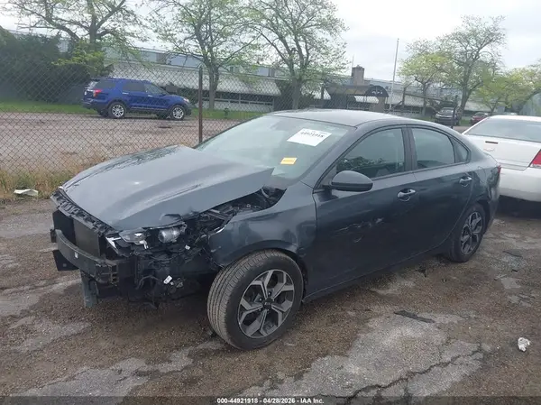 3KPF24AD6KE112339 2019 KIA FORTE - Image 2