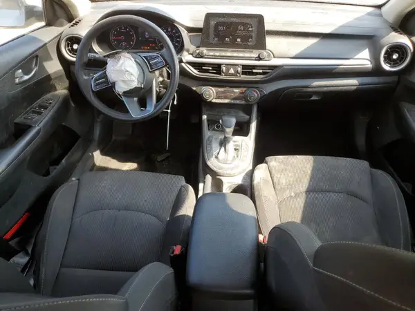 3KPF24AD6KE118576 2019 KIA FORTE - Image 8