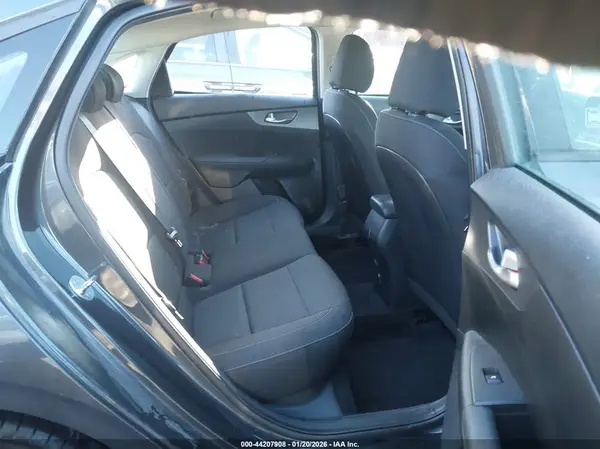 3KPF24AD6KE119016 2019 KIA FORTE - Image 8
