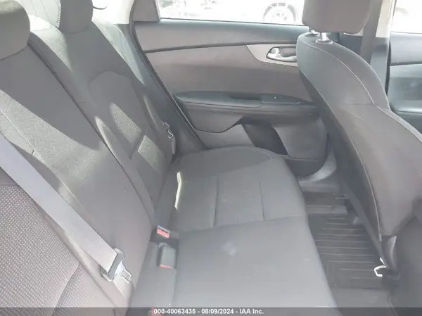 3KPF24AD6KE119811 2019 KIA FORTE - Image 8