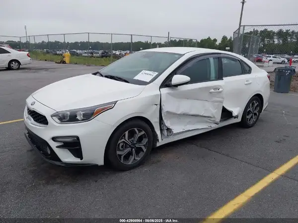 3KPF24AD6KE120019 2019 KIA FORTE - Image 2