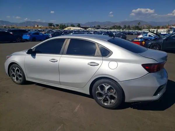 3KPF24AD6KE120425 2019 KIA FORTE - Image 2