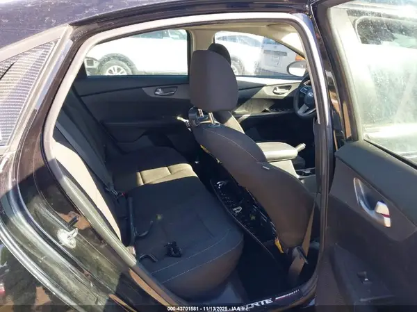 3KPF24AD6KE120845 2019 KIA FORTE - Image 8