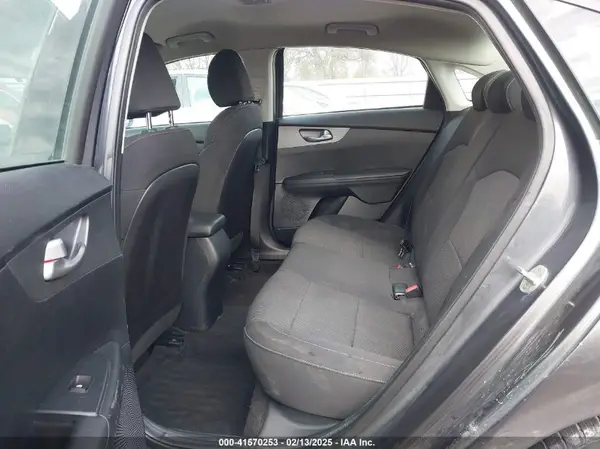 3KPF24AD6KE123440 2019 KIA FORTE - Image 8