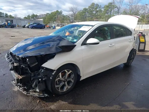 3KPF24AD6KE124278 2019 KIA FORTE - Image 2
