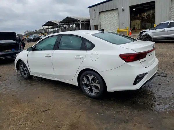 3KPF24AD6KE125768 2019 KIA FORTE - Image 2