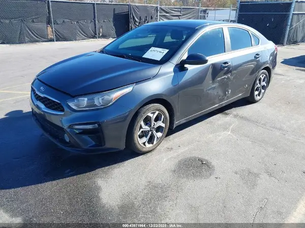 3KPF24AD6KE131523 2019 KIA FORTE - Image 2