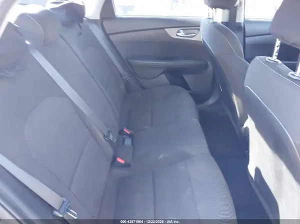 3KPF24AD6KE131523 2019 KIA FORTE - Image 8