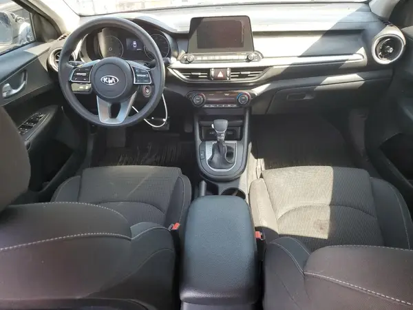3KPF24AD6KE131960 2019 KIA FORTE - Image 8