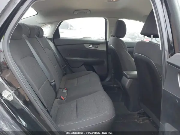 3KPF24AD6KE133563 2019 KIA FORTE - Image 8