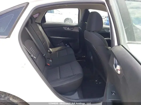 3KPF24AD6KE133904 2019 KIA FORTE - Image 8