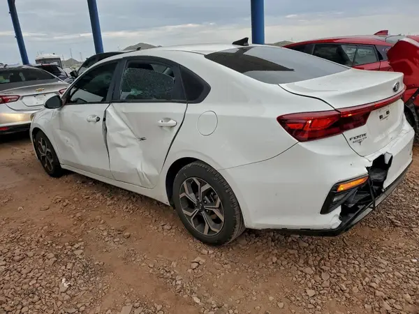 3KPF24AD6KE134003 2019 KIA FORTE - Image 2