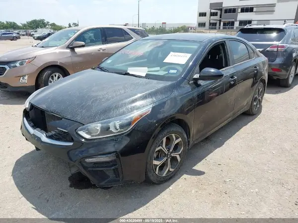 3KPF24AD6KE135829 2019 KIA FORTE - Image 2