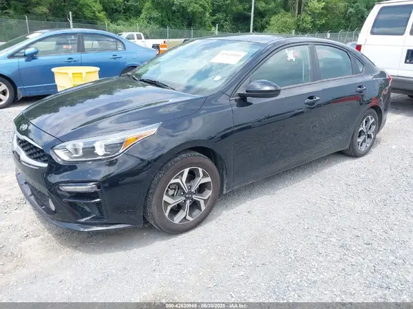 3KPF24AD6KE137029 2019 KIA FORTE - Image 2