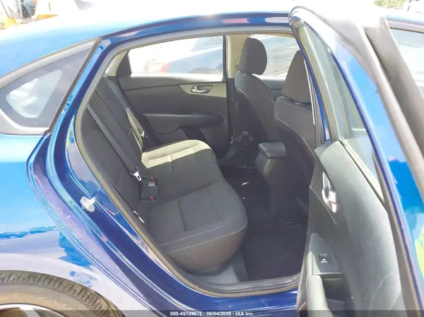 3KPF24AD6KE137497 2019 KIA FORTE - Image 8