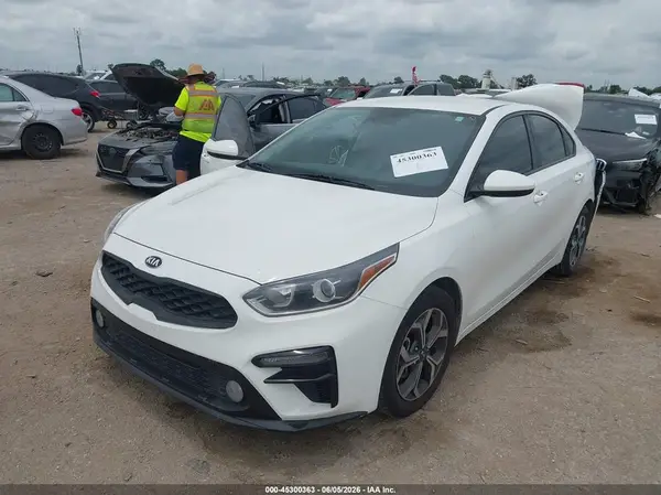 3KPF24AD6LE143236 2020 KIA FORTE - Image 2