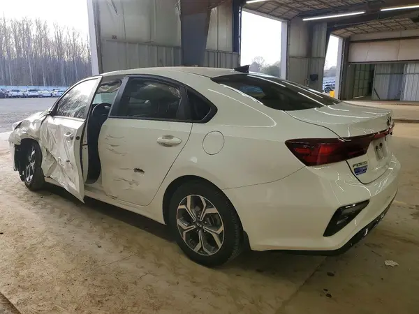 3KPF24AD6LE185616 2020 KIA FORTE - Image 2