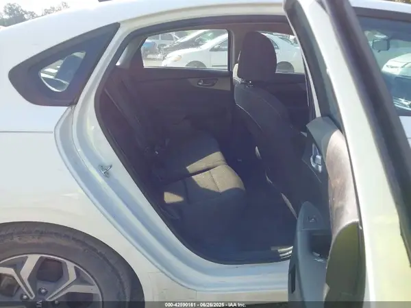 3KPF24AD6LE186586 2020 KIA FORTE - Image 8
