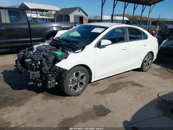 3KPF24AD6LE205976 2020 KIA FORTE - Image 2