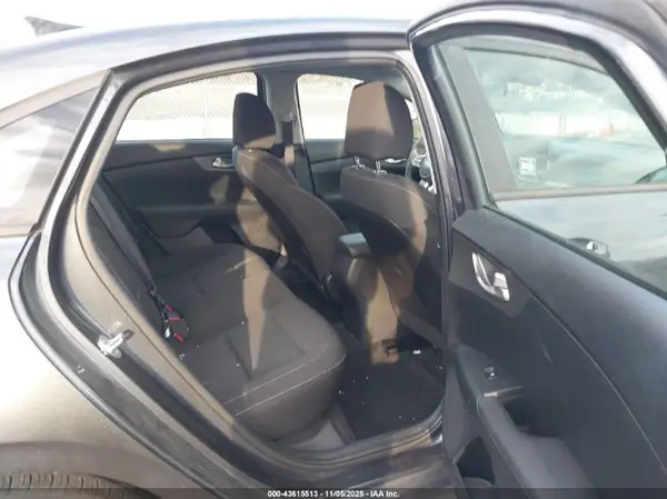 3KPF24AD6LE206979 2020 KIA FORTE - Image 8