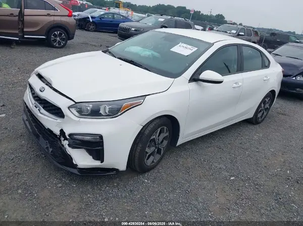 3KPF24AD6LE209204 2020 KIA FORTE - Image 2